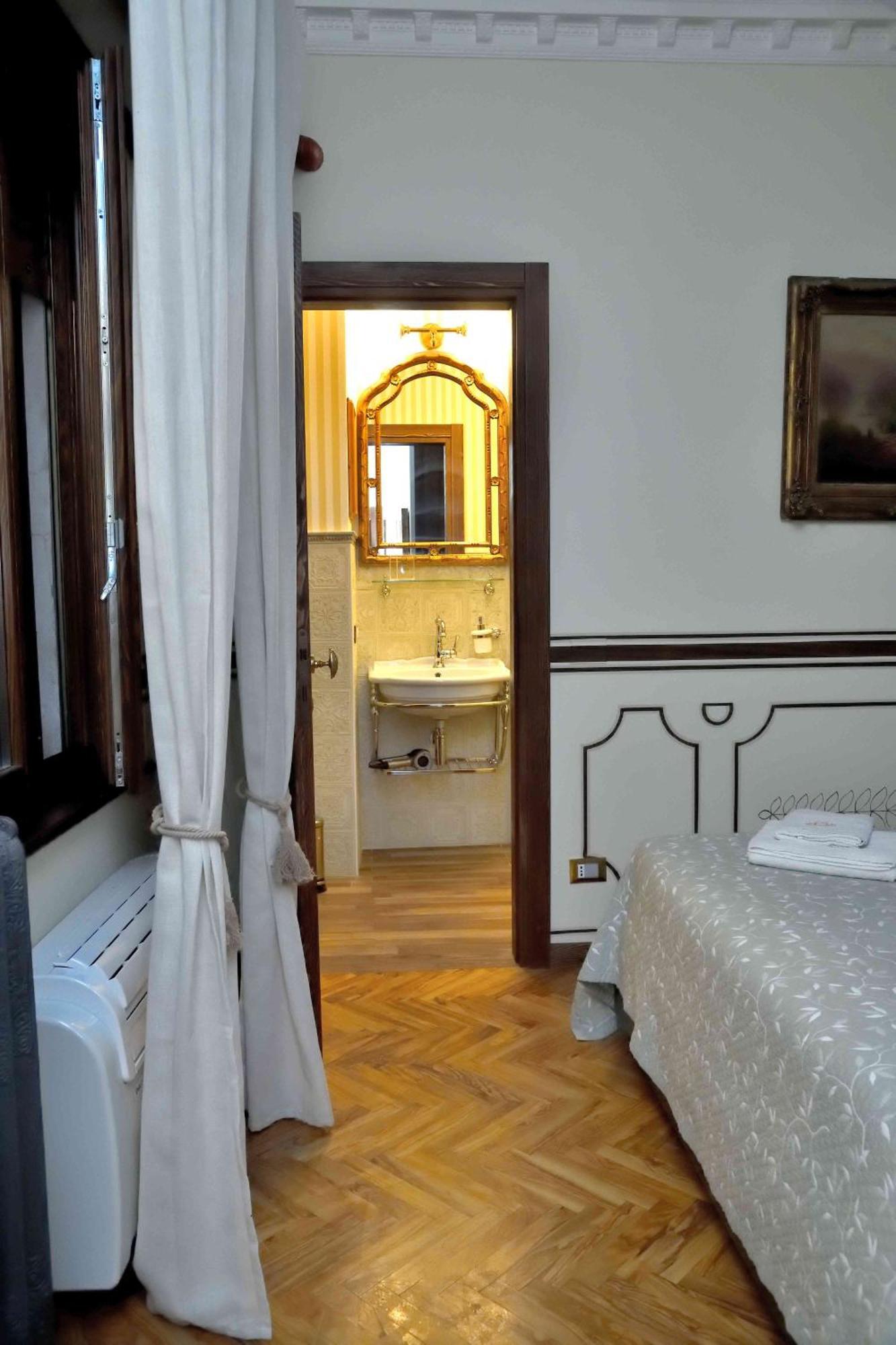 Regal House Verona Vescovado Exteriör bild
